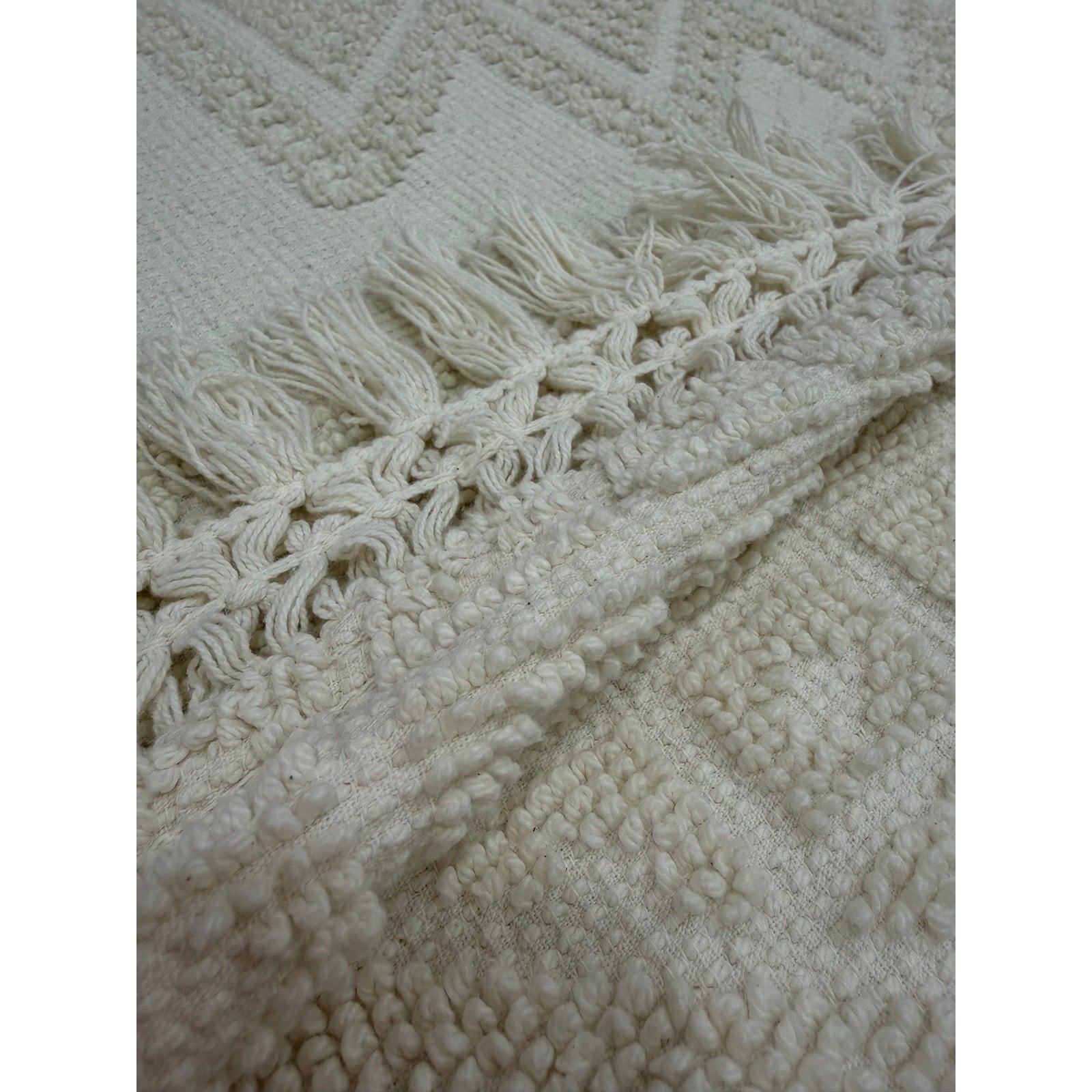 Vintage Sears Ivory Chenille Bedspread King 100x122 Cotton Fringe Medallion