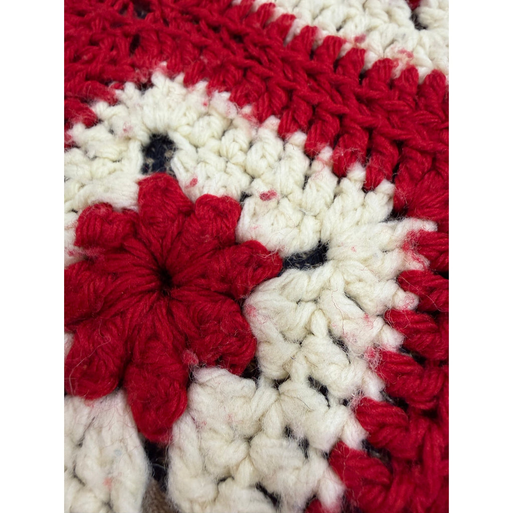 Vintage Christmas Crochet Afghan Red White Poinsettia Flower Blanket 45 x 70