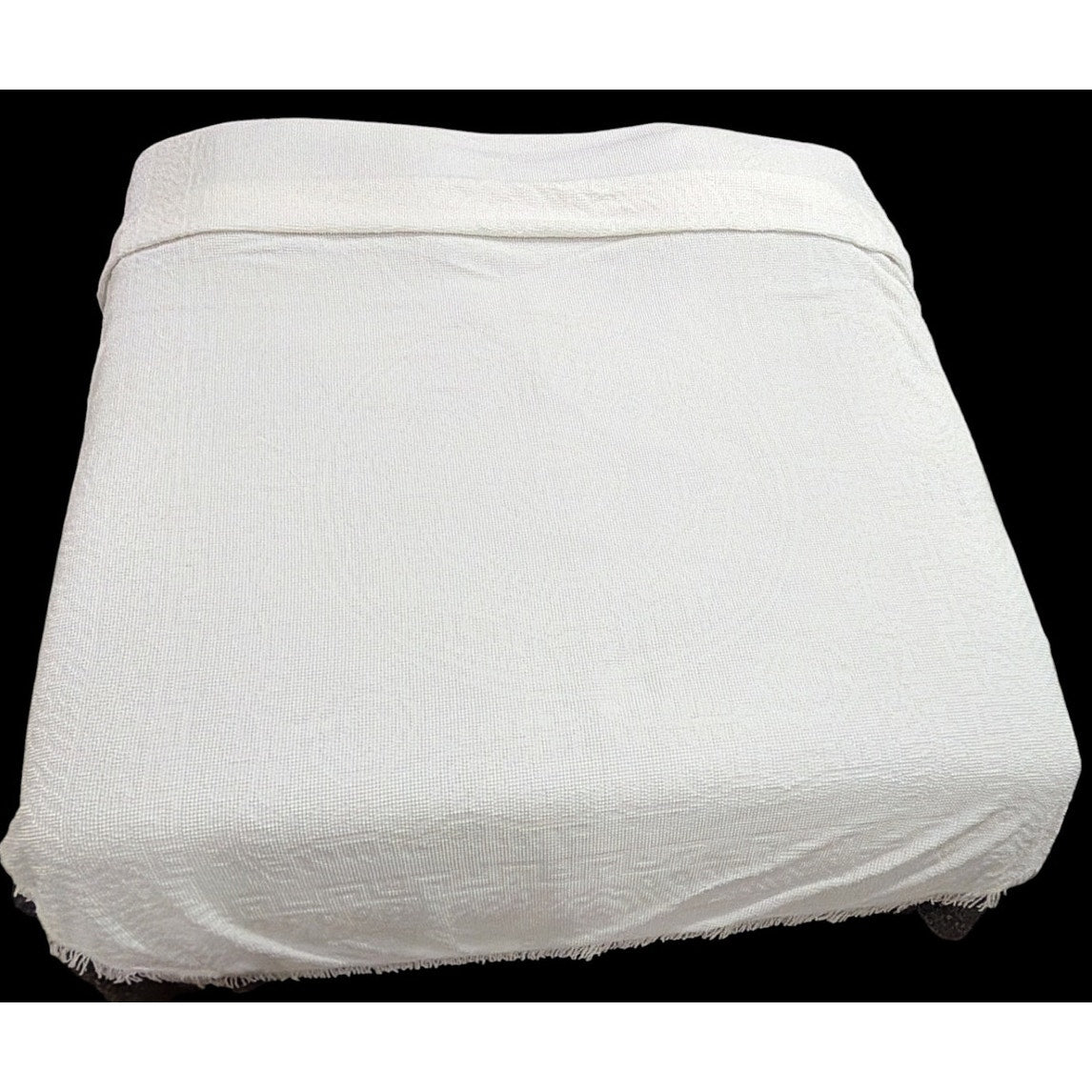 Vintage White Candlewick Bedspread Floral Medallion Fringe Queen 95 x 108 – additional view 3