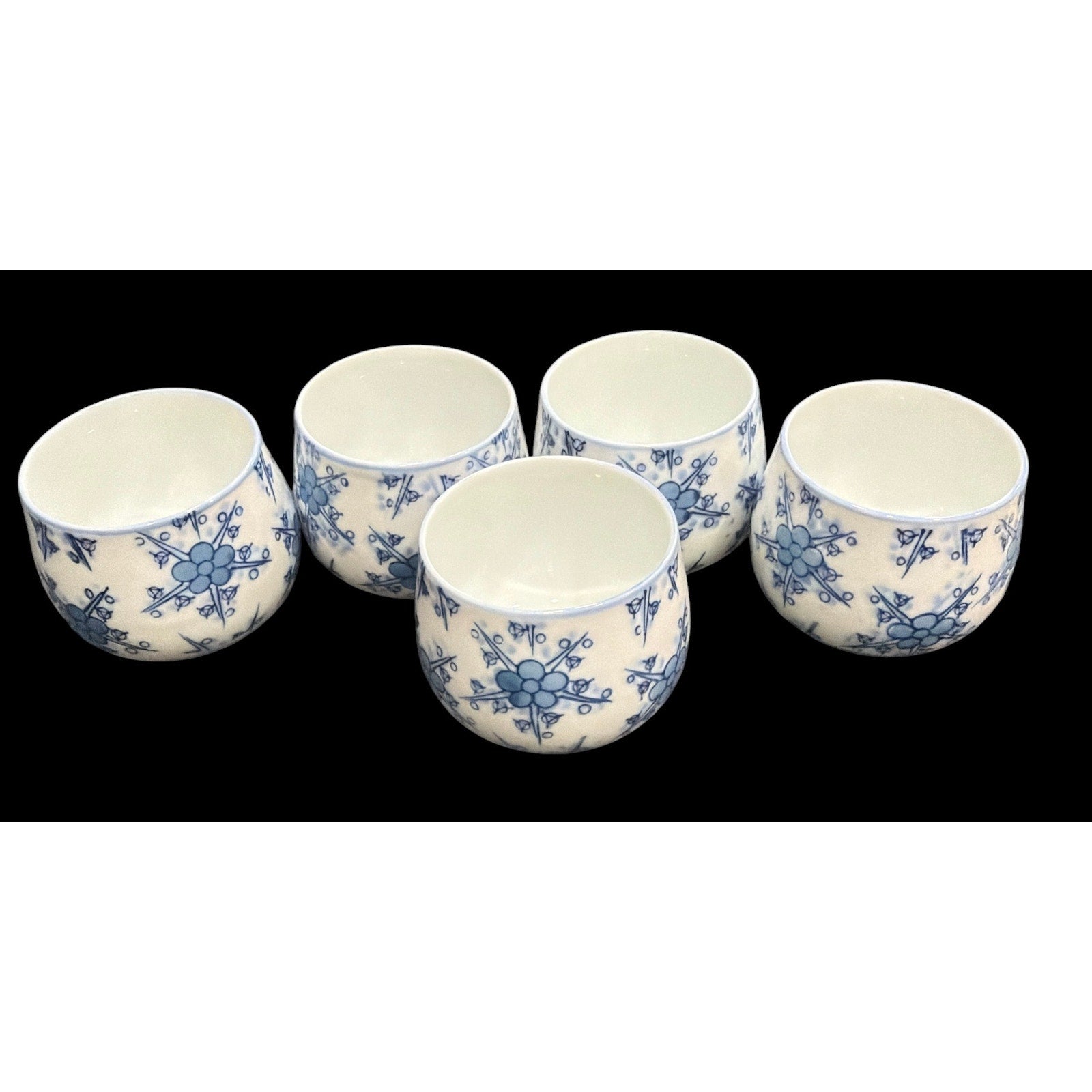 Vintage Japanese Tea Cups Set of 5 Blue White Yunomi Porcelain Tea Bowls Japandi Decor Asian Tea Ceremony Cups