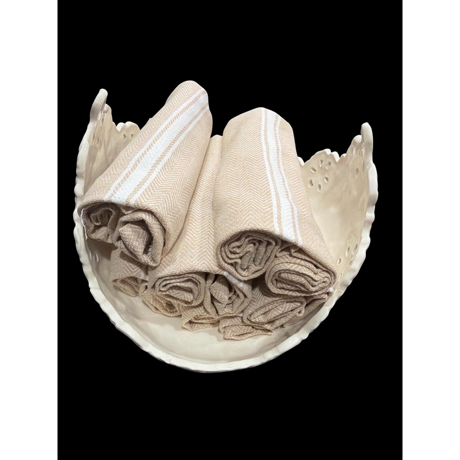 Vintage Ceramic Guest Towel Holder: Farmhouse Spa Linen Display Bowl