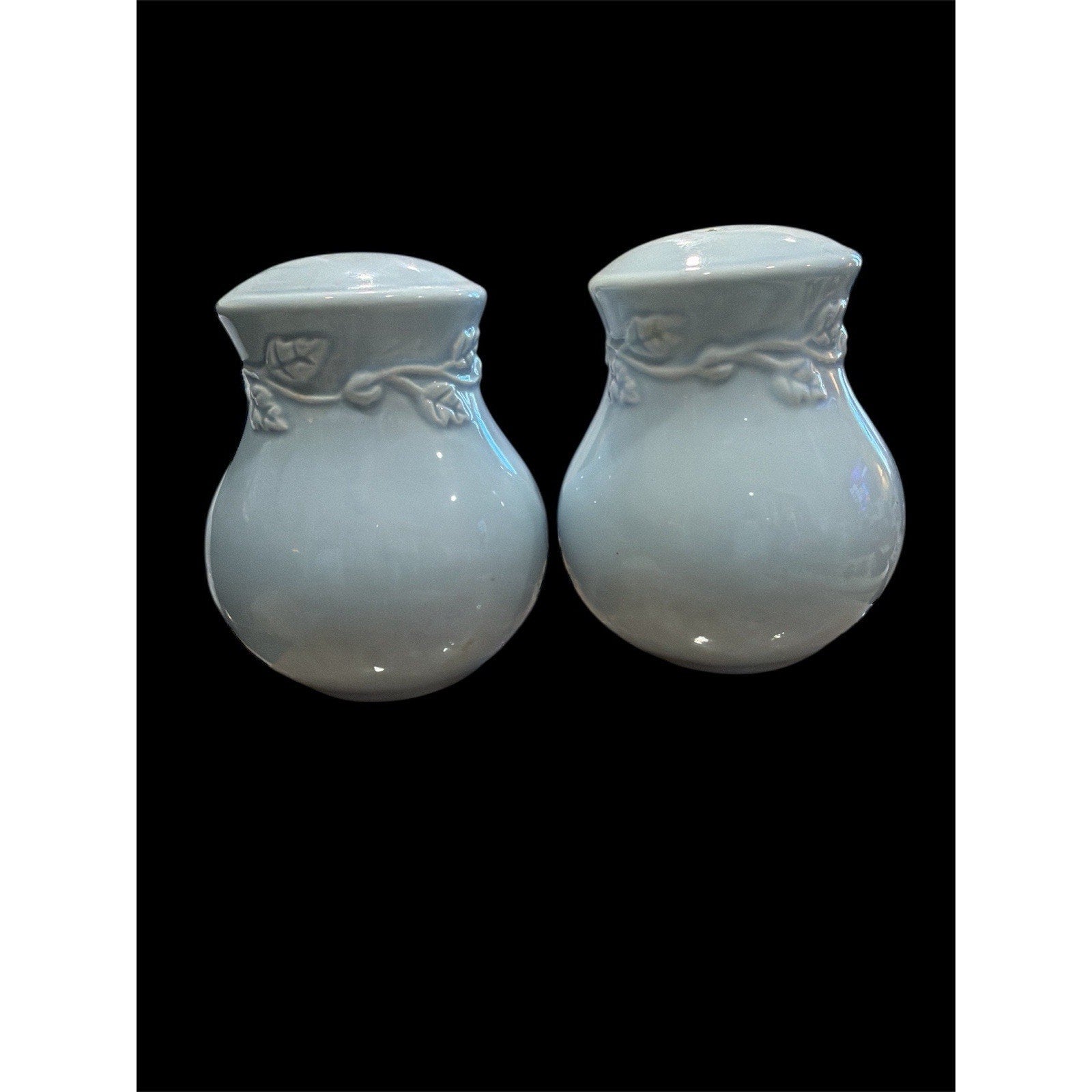 Vintage Enesco CountryGate Salt Pepper Shakers Blue Ceramic Ivy Pair