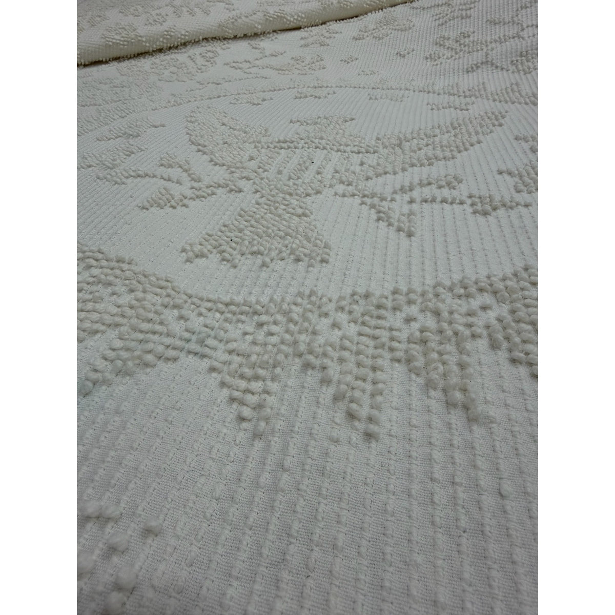 Vintage Ivory Candlewick Bedspread Tufted Cotton Fringe 76 x 106 – additional view 7