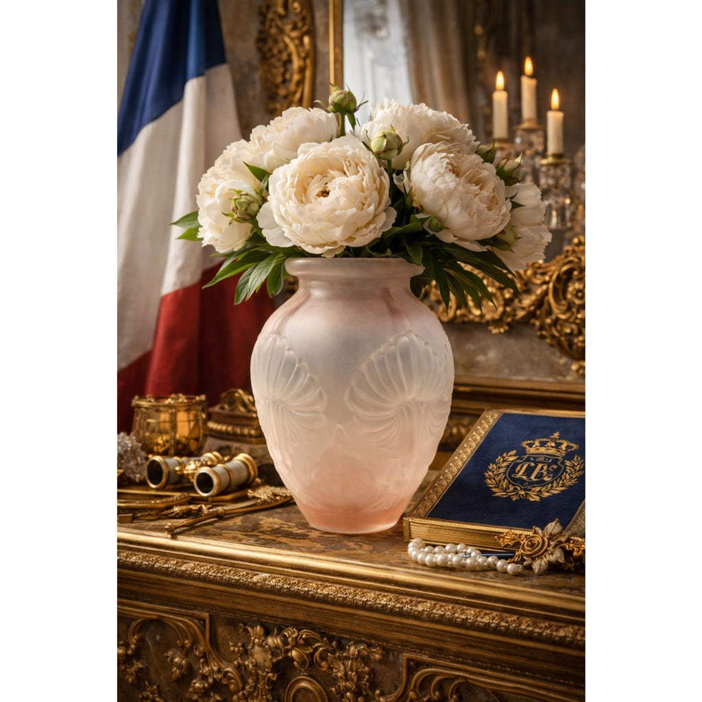 Pierre D’Avesn French Art Deco Frosted Glass Vase Pink Blush Shell Vase
